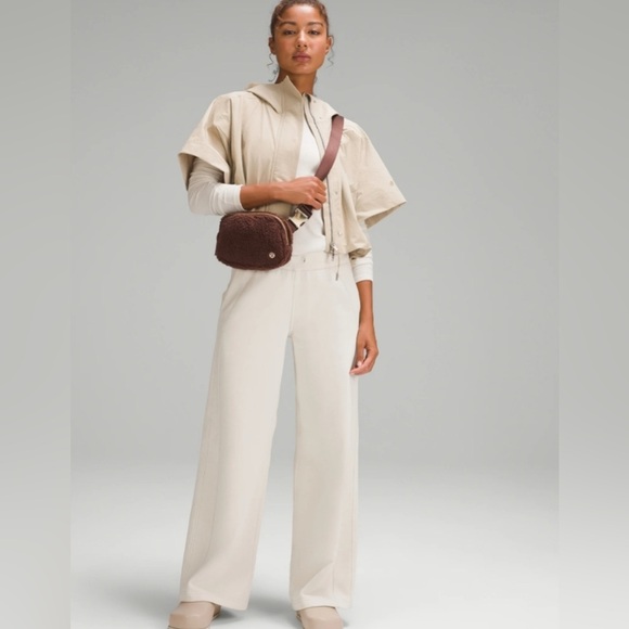 🆕 LULULEMON Athletica Everywhere Belt Bag Fleece LARGE 2L Brown Gold NWT - Picture 16 of 16